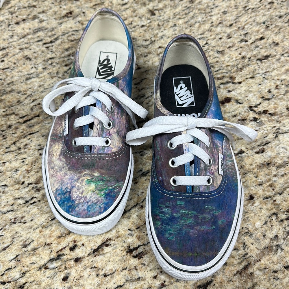 Vans MoMA - excellent condition women’s size 6